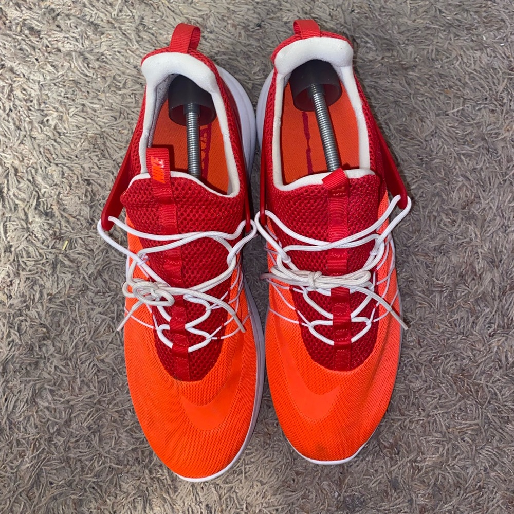 Nike Darwin Runners